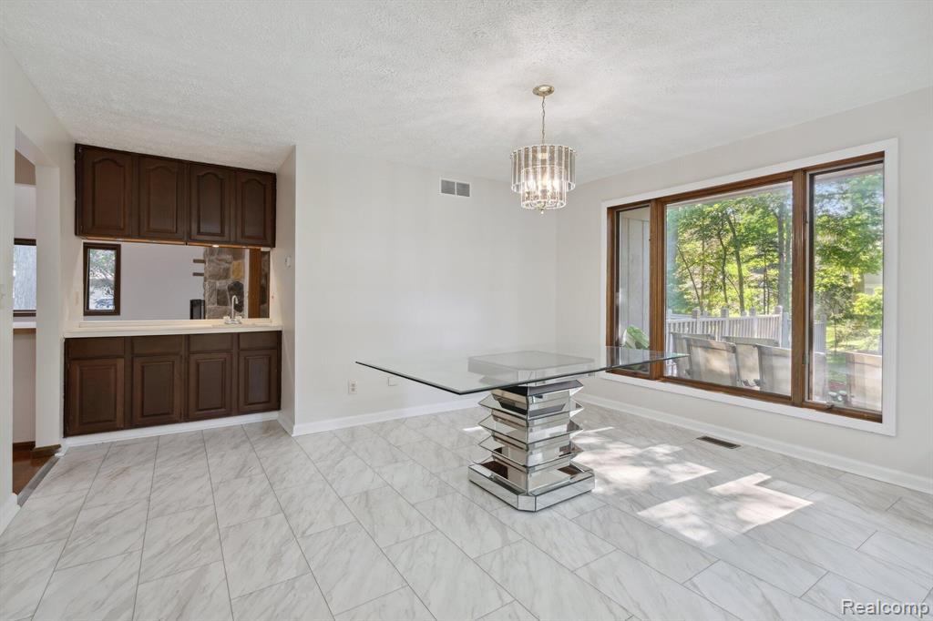 7910 Nankin Mills Street, Westland, MI — Photo 15