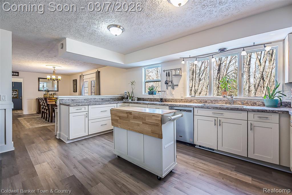 1890 Hidden Valley Road, Howell, MI 48843 — Photo 11