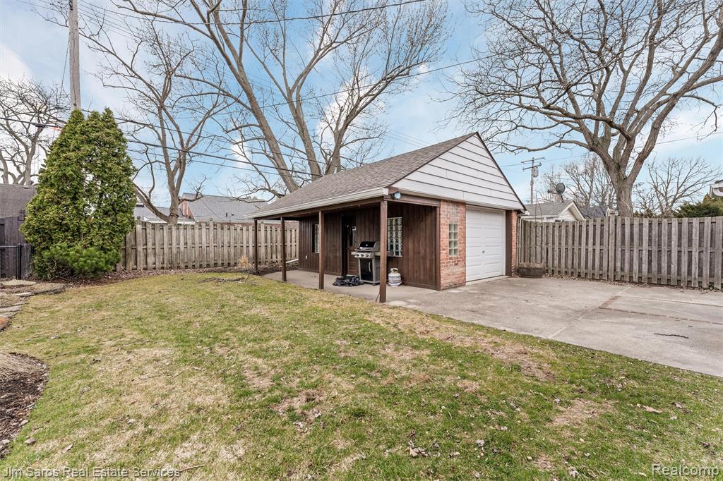 1525 Hollywood Avenue, Grosse Pointe Woods, MI 48236 — Photo 20