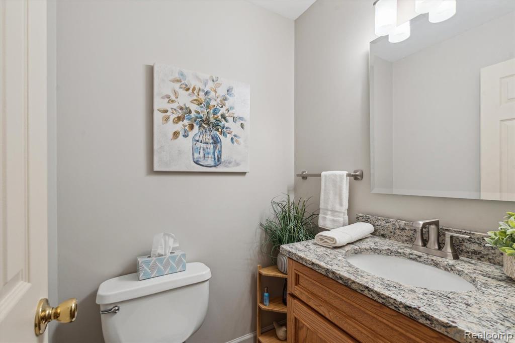 45303 CLAYMORE Drive, Canton, MI 48187 — Photo 28