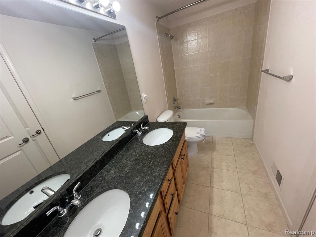 41693 CRANE Way, Novi, MI — Photo 30