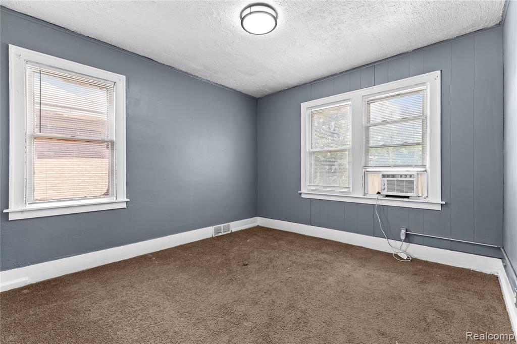5061 Hillsboro Street, Detroit, MI 48204 — Photo 15