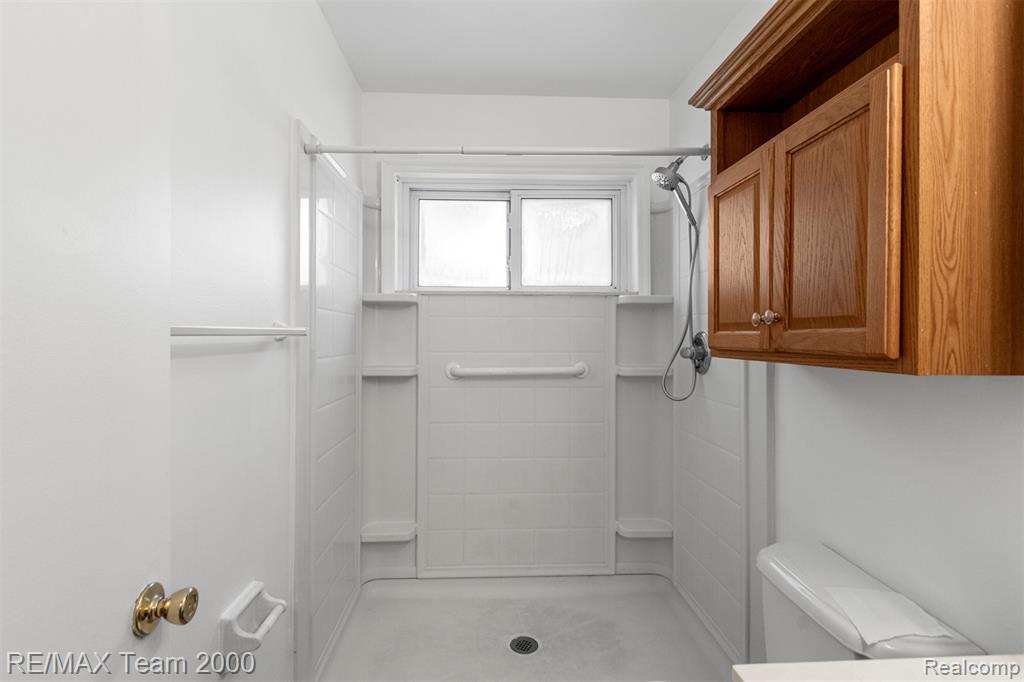 4479 Kingston Street, Dearborn Heights, MI 48125 — Photo 15