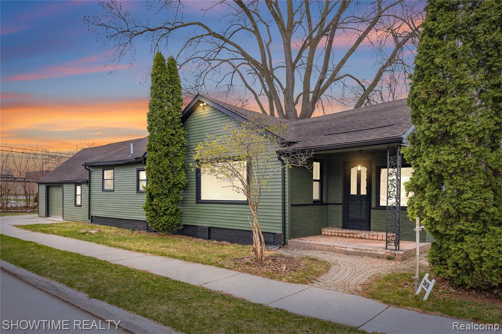 30430 Park Street, Roseville, MI 48066 — front exterior