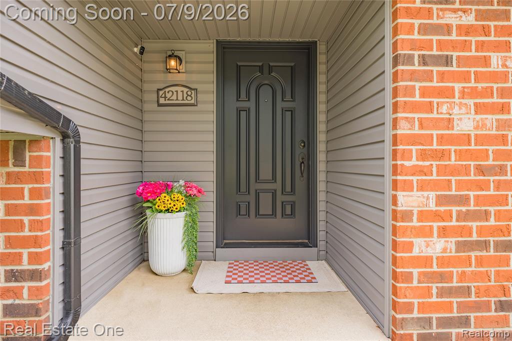 42118 Villanova Drive, Sterling Heights, MI 48313 — Photo 9