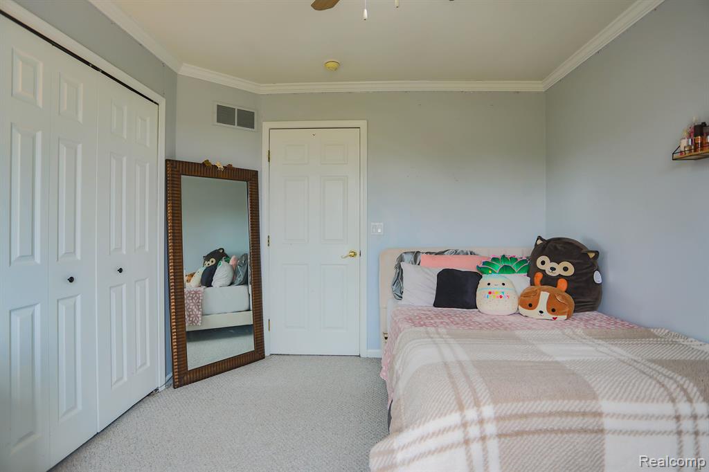 7058 OLDE FARM Trail, Almont, MI 48003 — Photo 30