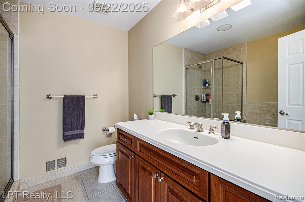 53043 CELTIC Drive, Shelby Twp, MI 48315 — Photo 31