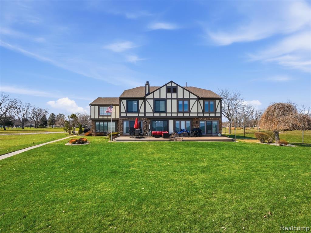 102 Lac Sainte Claire Drive, Saint Clair Shores, MI 48082 — Photo 2