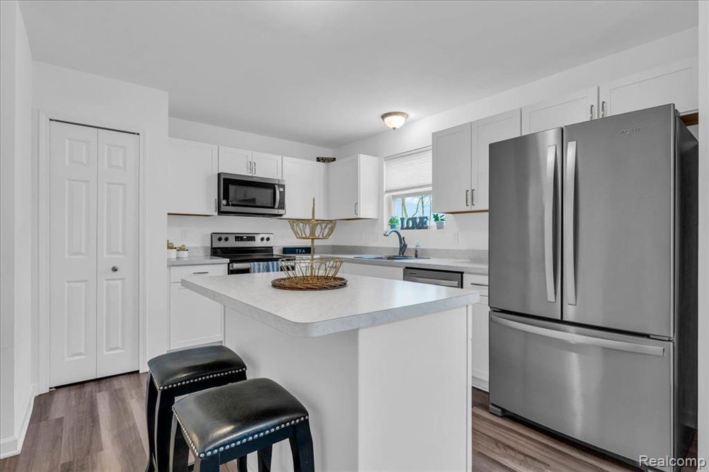 9556 NATURE VIEW Lane, Ypsilanti, MI 48197 — Photo 13