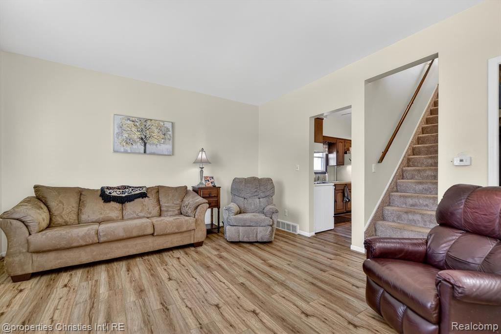 416 Lake Street, Howell, MI 48843 — Photo 7