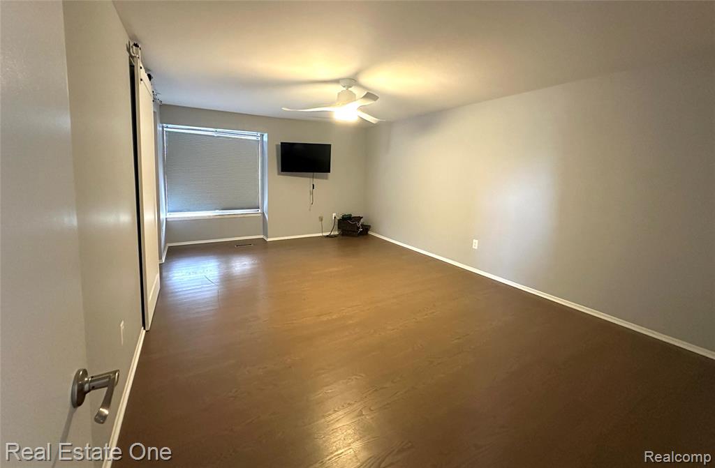 410 Willow Grove Lane, Rochester Hills, MI 48307 — Photo 20