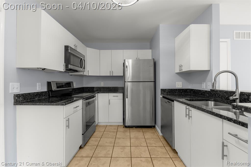 8045 Colonial Lane, Ypsilanti, MI 48198 — Photo 15