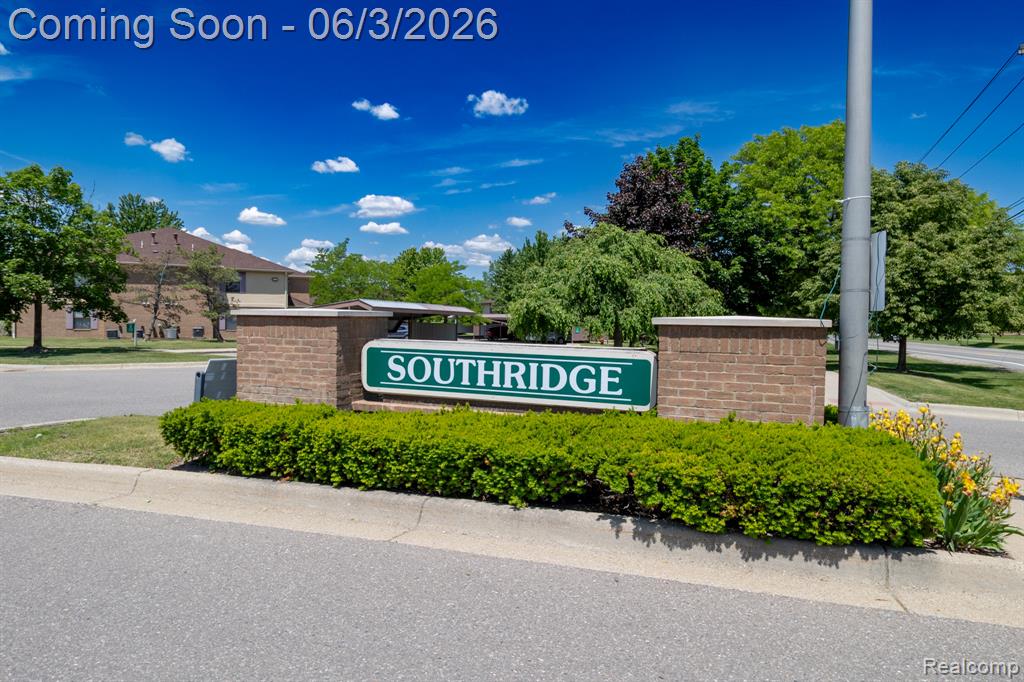 61200 Greenwood Drive, South Lyon, MI 48178 — Photo 36