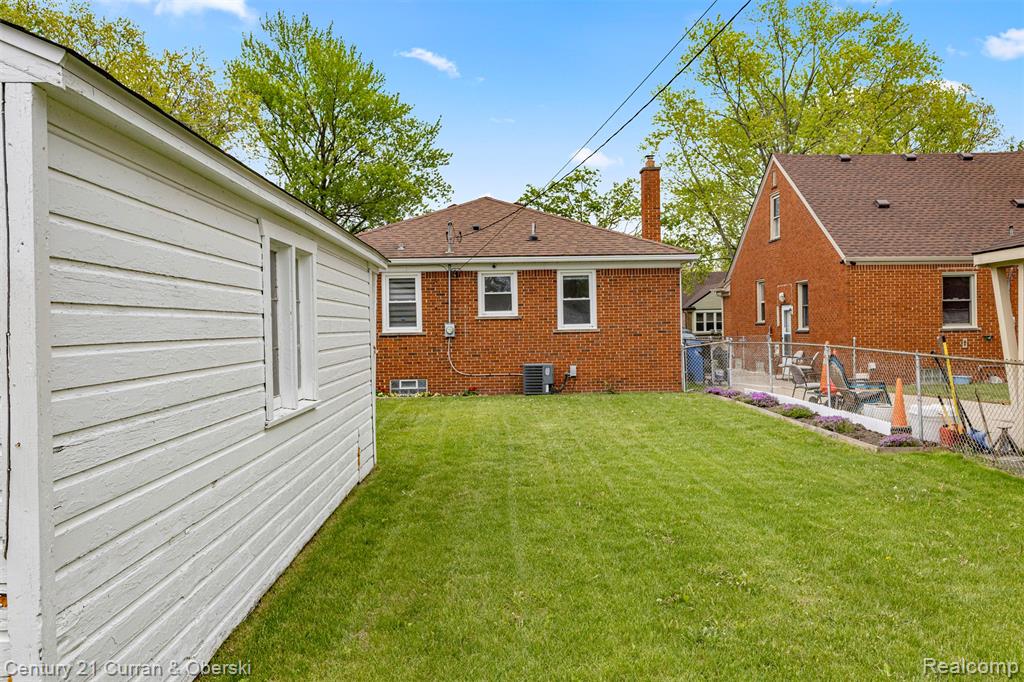 8483 Riverdale Street, Dearborn Heights, MI 48127 — Photo 30
