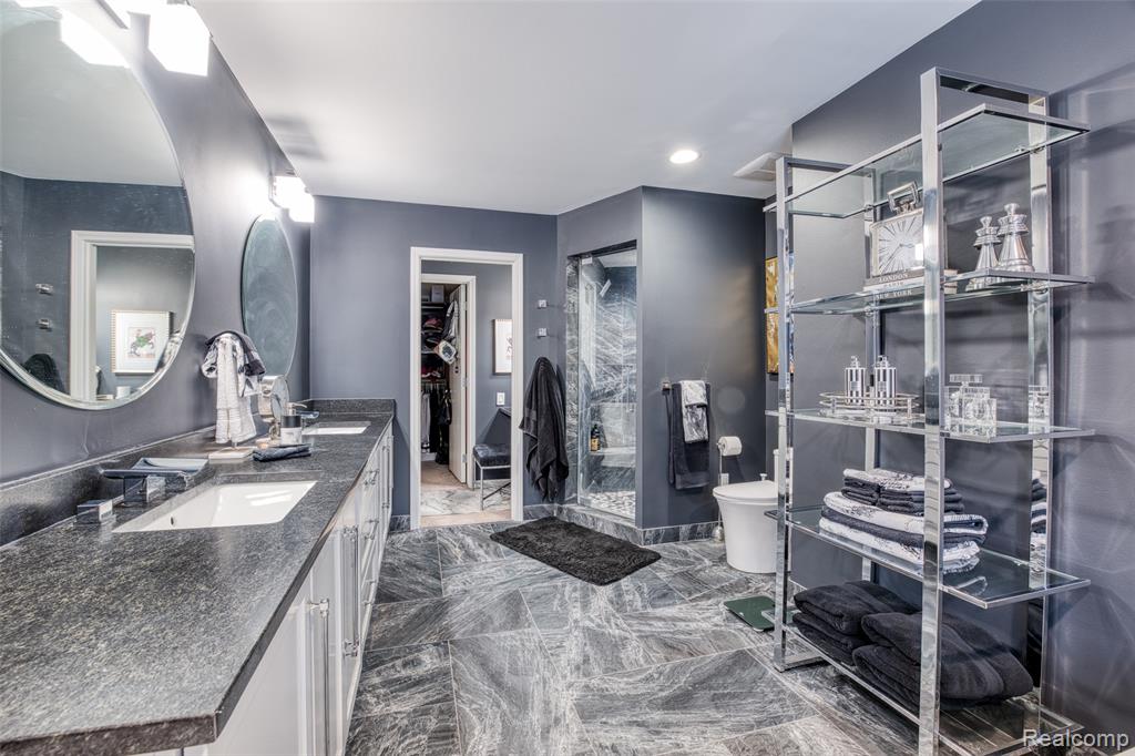 5292 Pond Bluff Drive, West Bloomfield, MI 48323 — Photo 60