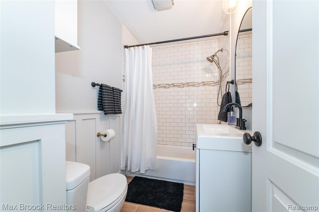 74 W Elza Avenue, Hazel Park, MI 48030 — Photo 11