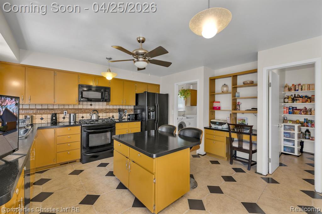 7573 Ashburton Court, West Bloomfield, MI — Photo 39