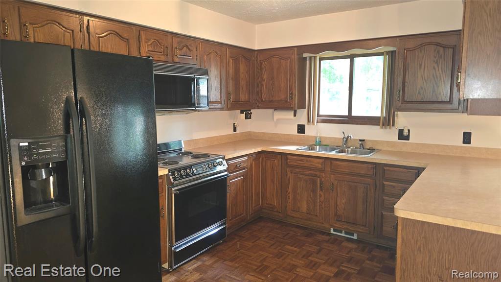 8950 Wise Road, Commerce Twp, MI 48382 — Photo 11