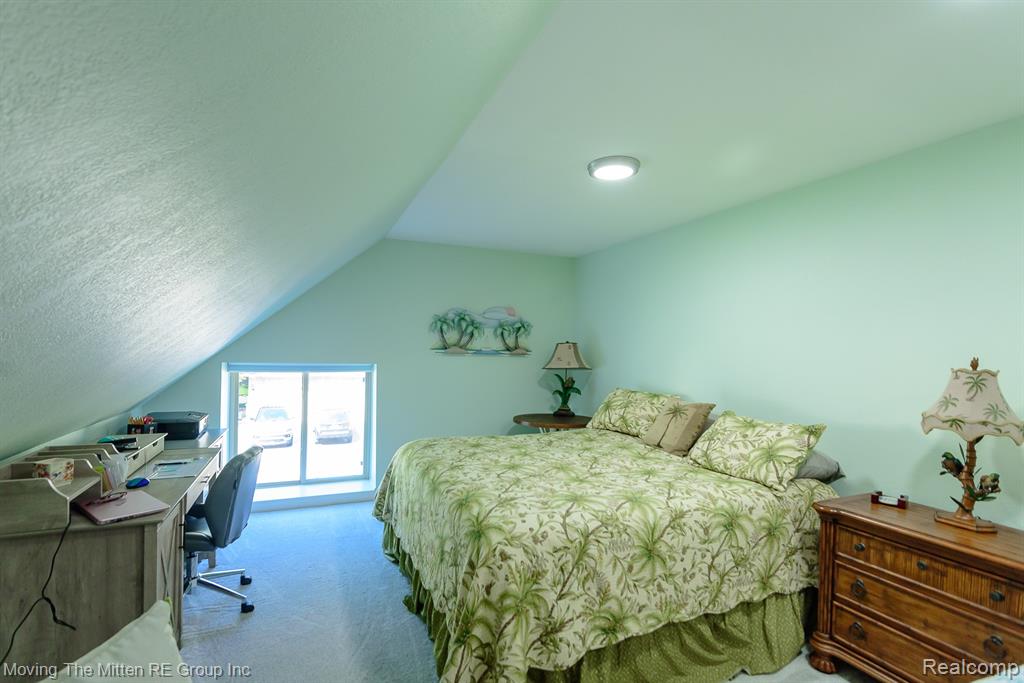 17449 Ava Court, New Boston, MI 48164 — Photo 32