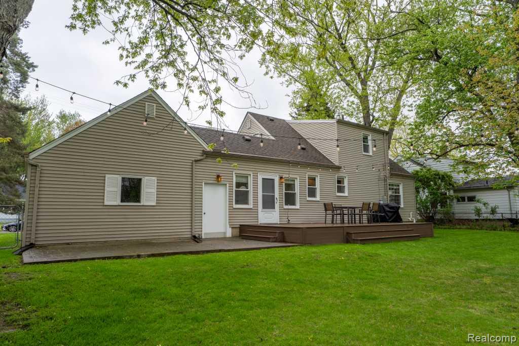 244 Gladwin Avenue, Commerce Twp, MI — Photo 31