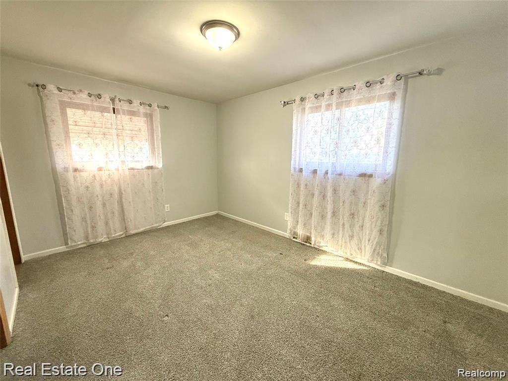 6845 Plainfield Street, Dearborn Heights, MI 48127 — Photo 9