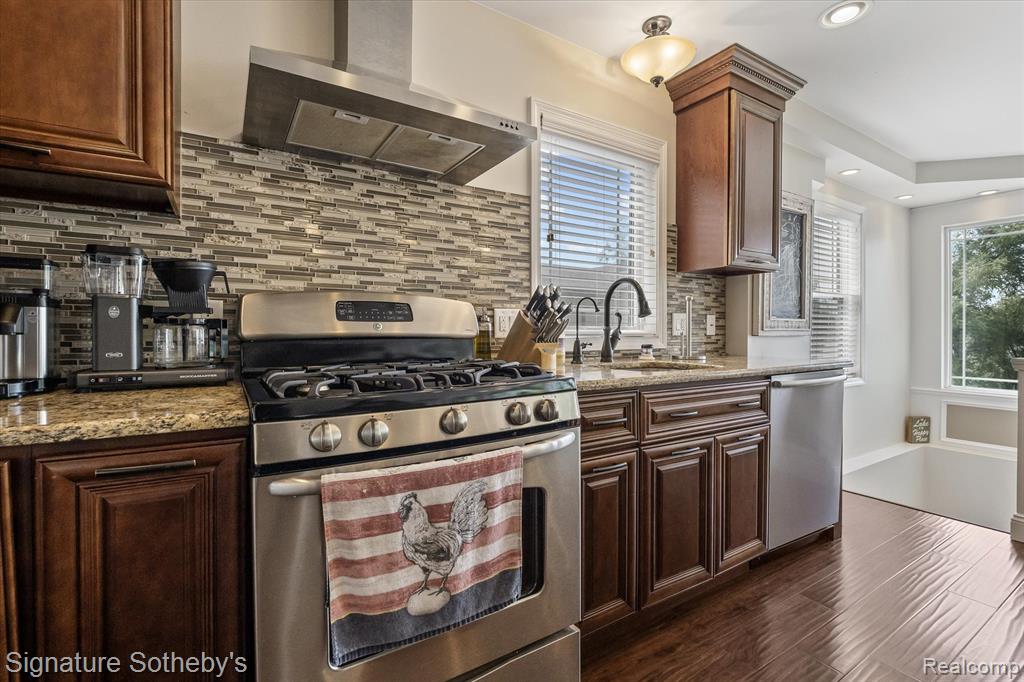 415 HILLWOOD, White Lake, MI 48383 — Photo 11