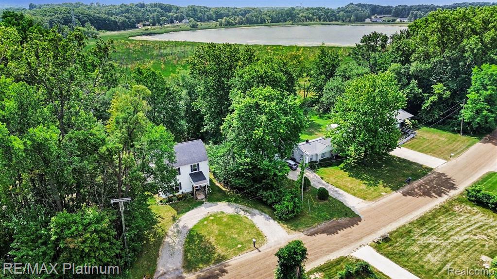 2327 Hammerslea Road, Lake Orion, MI