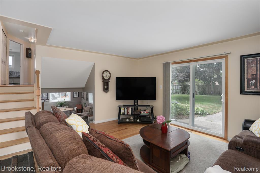 9915 Pere Avenue, Livonia, MI 48150 — Photo 6