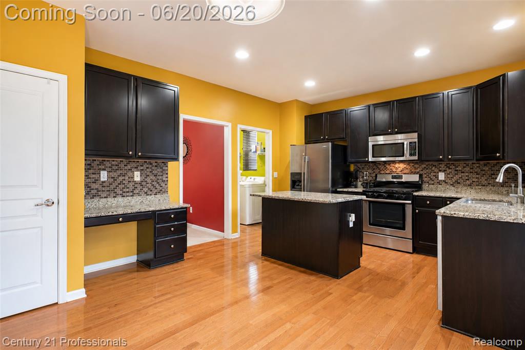 45248 Bartlett Drive, Novi, MI 48377 — Photo 23