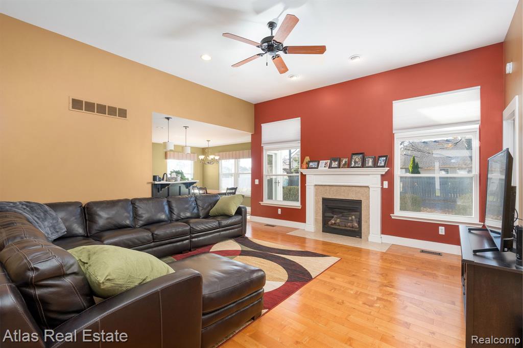 4400 Pebble Creek Boulevard, Burton, MI 48439 — Photo 12