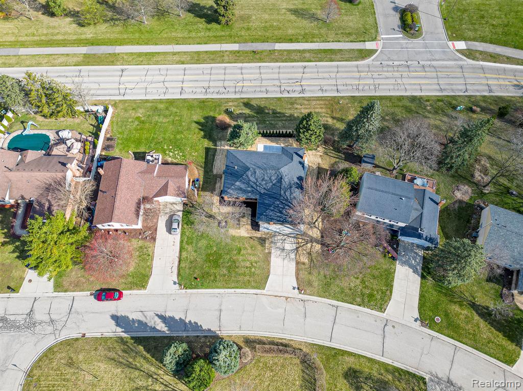 822 DAHLIA Lane, Rochester Hills, MI 48307 — Photo 43