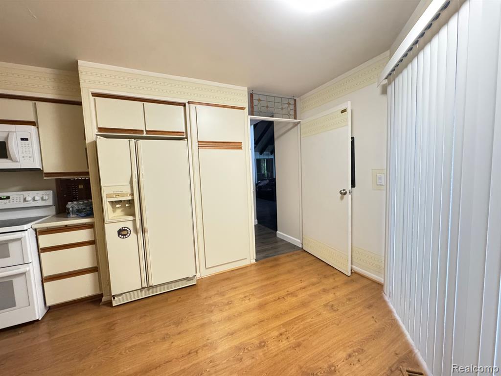 3 COLONY Lane, Dearborn, MI 48120 — Photo 9
