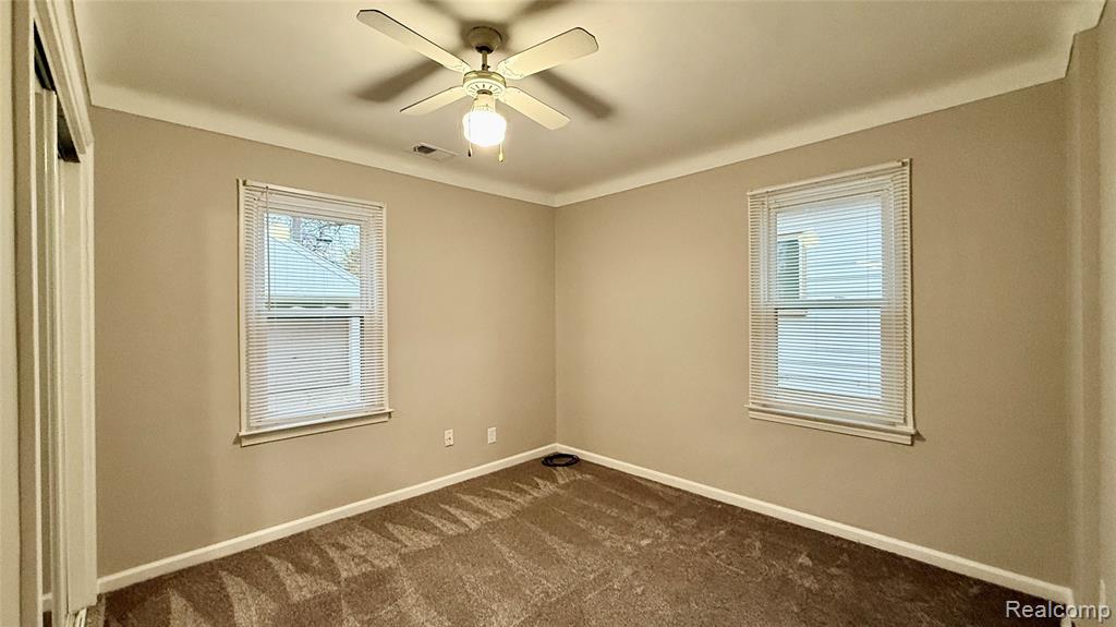 805 Milton Avenue, Hazel Park, MI 48030 — Photo 8
