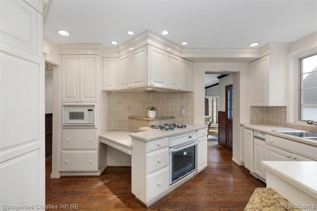 852 Puritan Avenue, Birmingham, MI 48009 — Photo 33