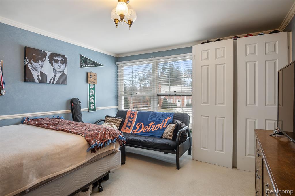 53800 WOODBRIDGE Drive, Shelby Twp, MI 48316 — Photo 16