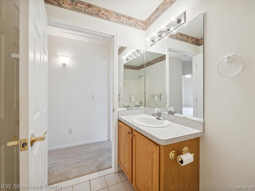 61011 EVERGREEN, South Lyon, MI 48178 — Photo 32