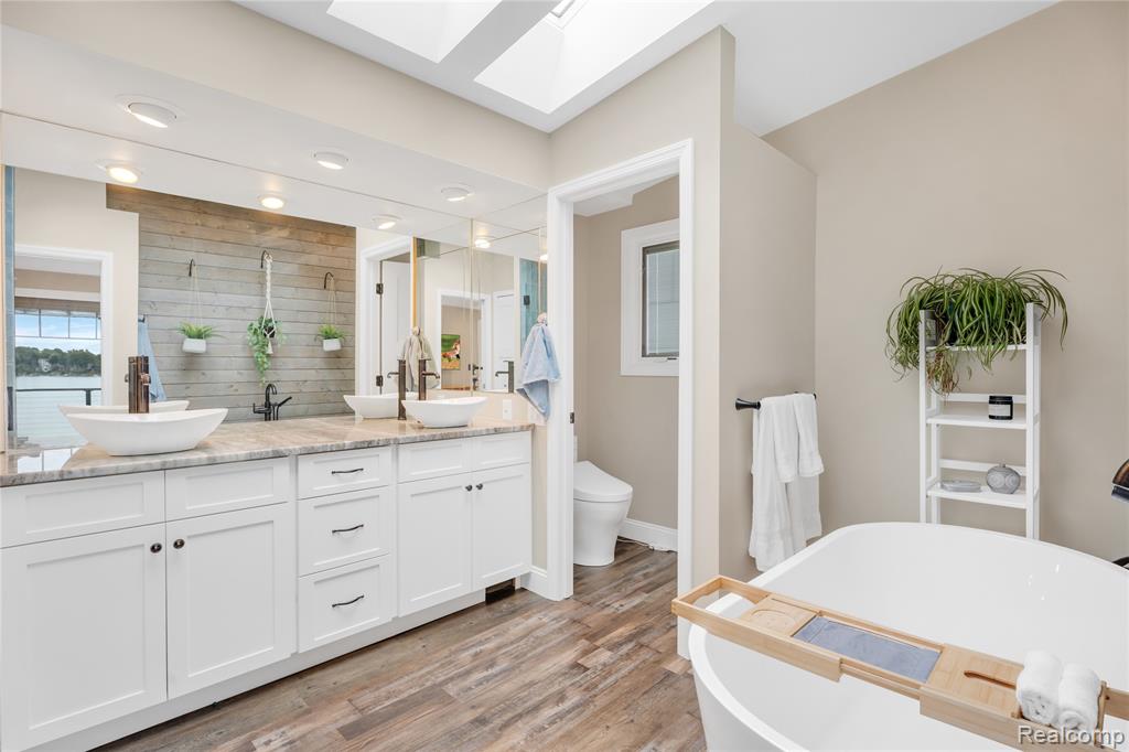 7107 Locklin Street, West Bloomfield, MI 48324 — Photo 20