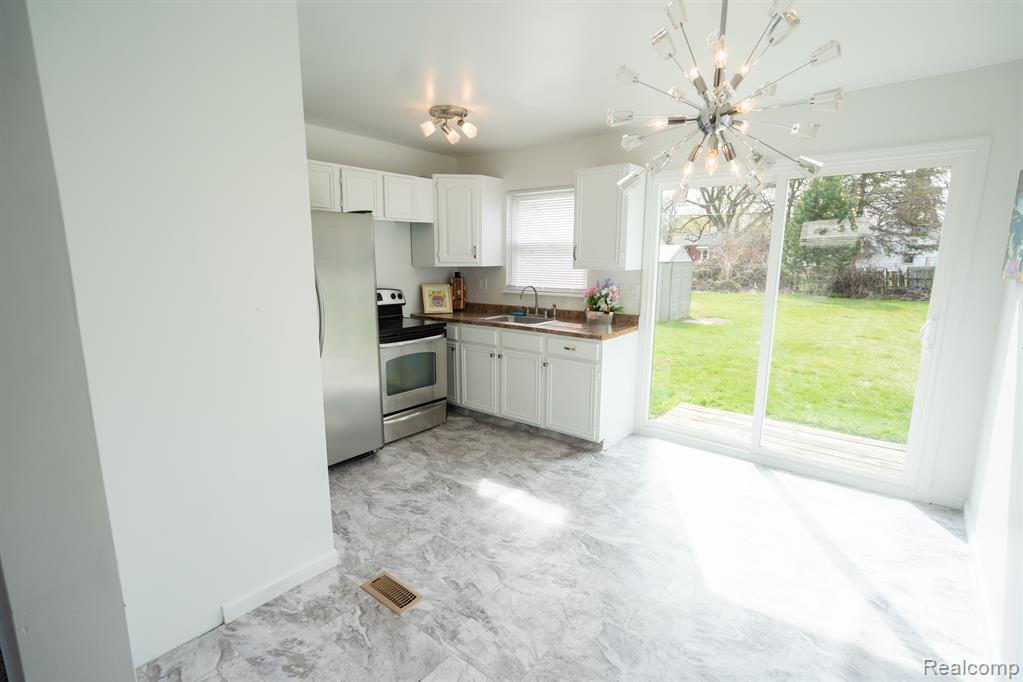 5948 DUDLEY Street, Taylor, MI 48180 — Photo 10