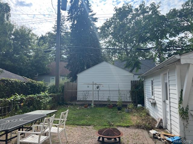 831 ALLEN Street, Ferndale, MI 48220 — Photo 3
