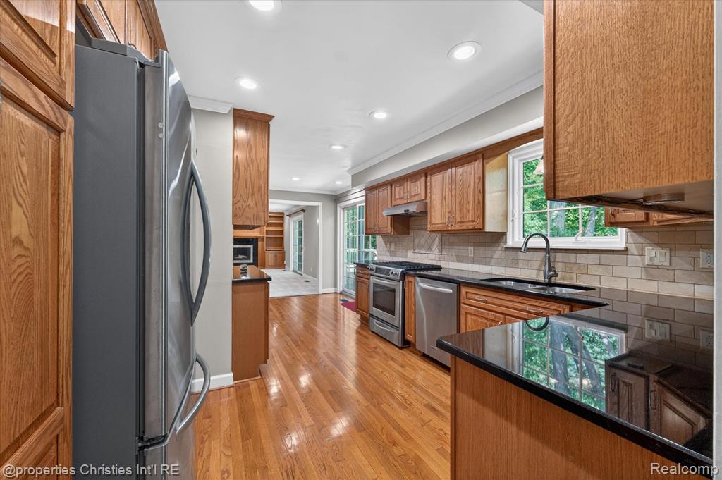 4352 Greenstown Drive, West Bloomfield, MI 48323 — Photo 23