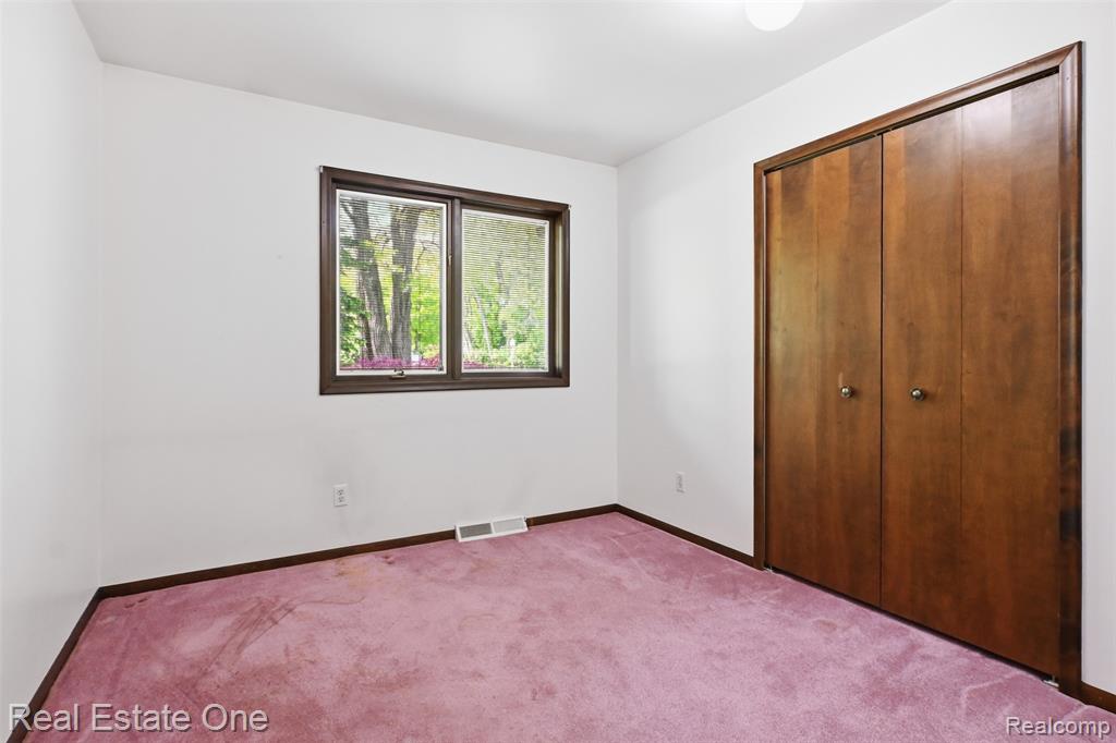 6920 Pontiac Trail, West Bloomfield, MI 48323 — Photo 11