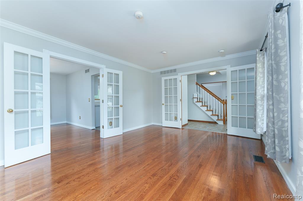 4276 Macqueen Drive, West Bloomfield, MI 48323 — Photo 12