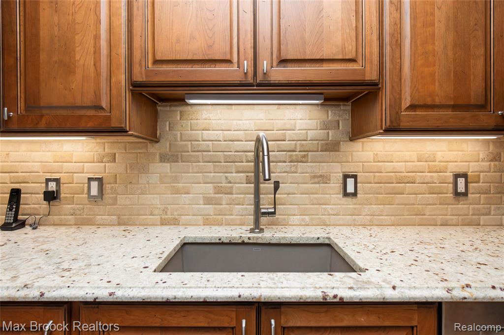 5867 BRAVO COURT, Orchard Lake Village, MI 48324 — Photo 65
