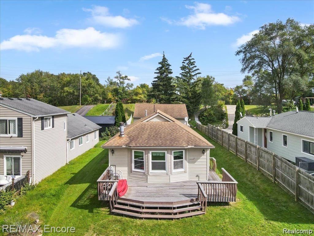 662 LAWSON Drive, Lake Orion, MI 48362 — Photo 4