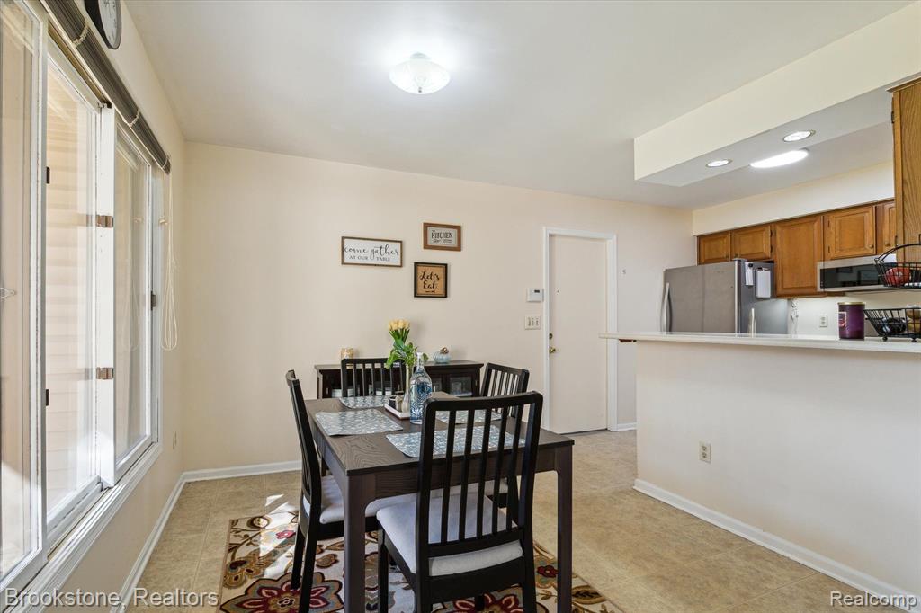 41424 AMBERCREST Drive, Sterling Heights, MI 48314 — Photo 10