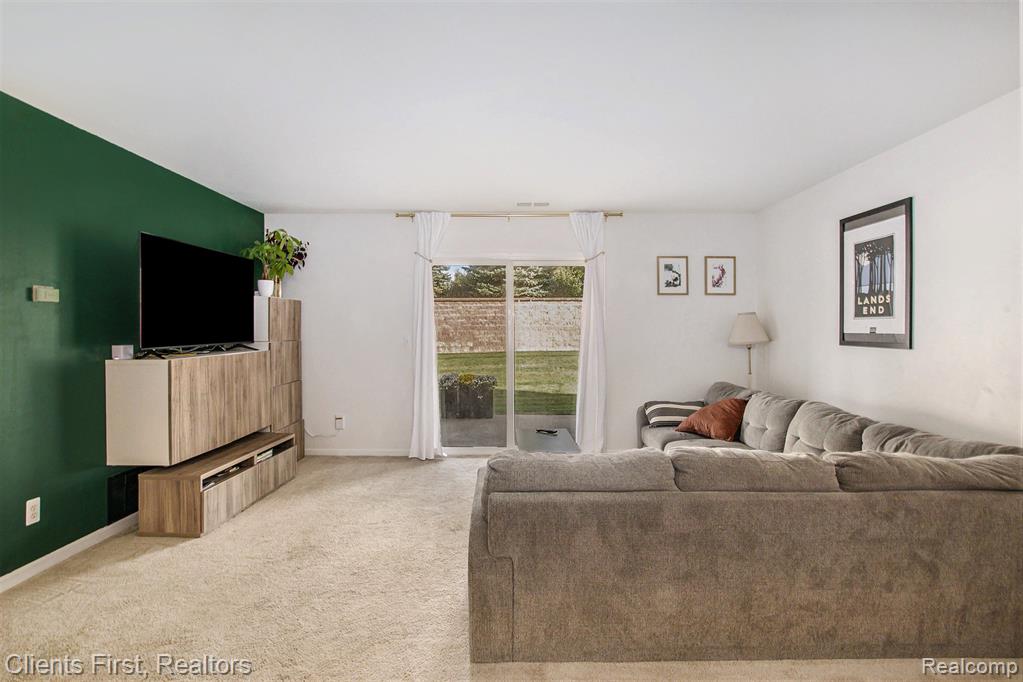 1441 Duncan Drive, Chelsea, MI 48118 — Photo 4