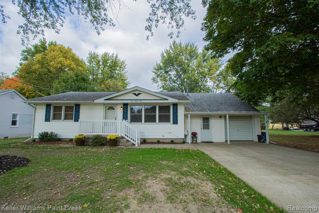 239 Almont Avenue, Almont, MI 48003 — Photo 2