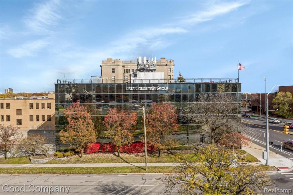 965 E JEFFERSON Avenue - Photo 2