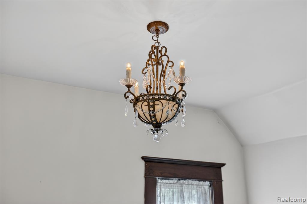 647 N Washington Street, Owosso, MI 48867 — Photo 27