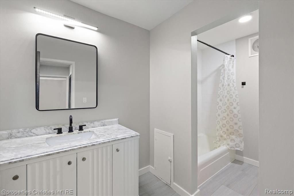 4921 Crooks Road, N 3, Royal Oak, MI 48073 — Photo 14